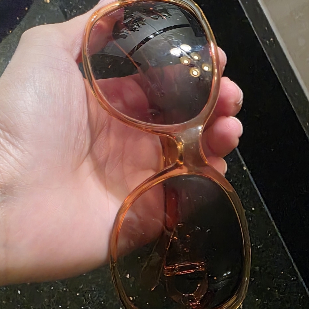 Stylish Brown Sunglasses By Oscar De La Renta